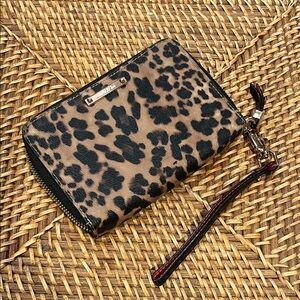 Stella & Dot Leopard Print faux leather Chelsea Wristlet